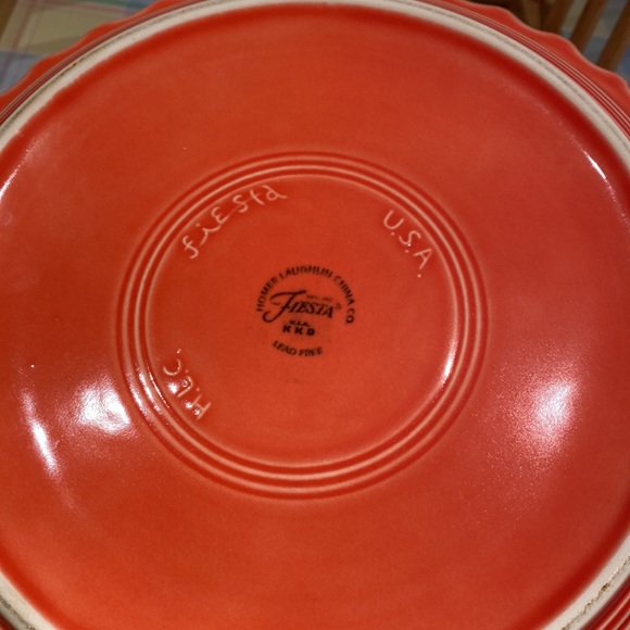 Fiestaware 10 inch pie plate in persimmon discontinued in 2017. Perfect - Picture 4 of 6